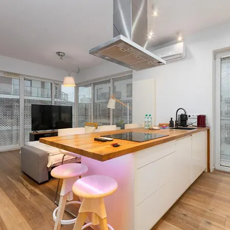 Srutowa Royal * فروتسواف